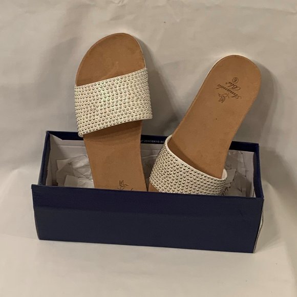 Amanda Blu - Camila Slide Sandal - Silver S - 6  New (never worn)  0.1" high. - Picture 7 of 8